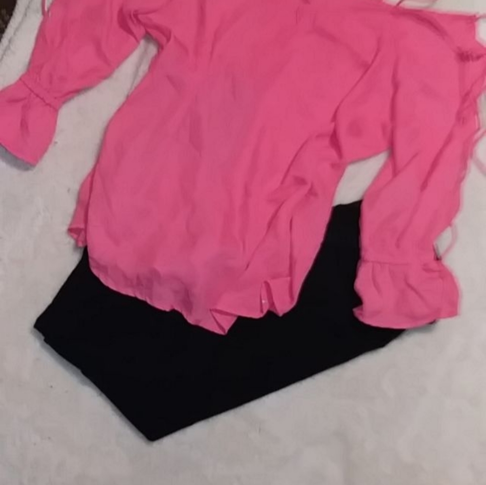 Beautiful Top - Picture 2 of 3